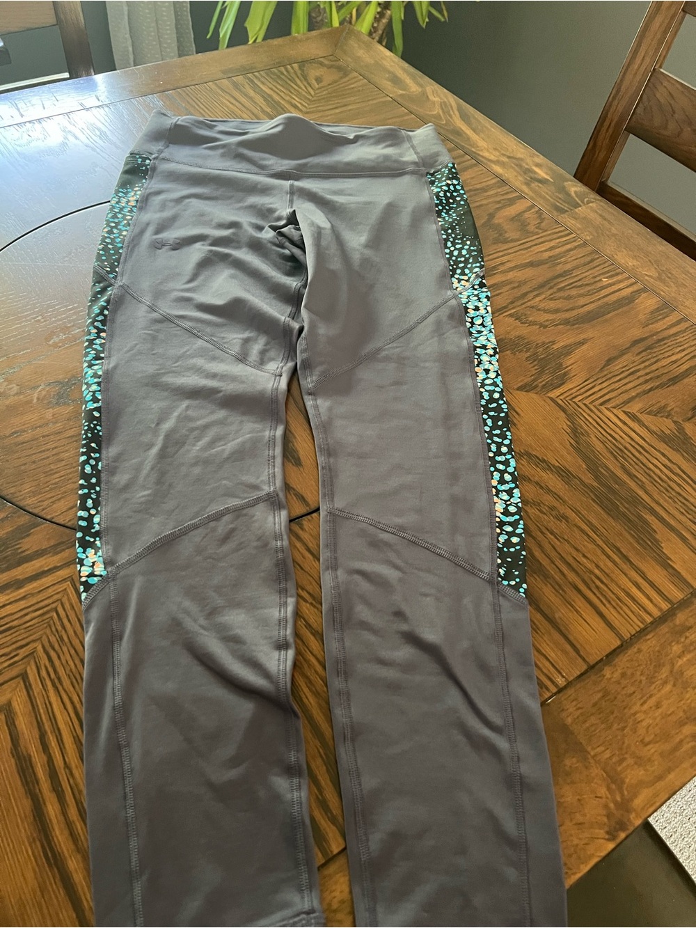 Under Armour Women's Gray Pull-On Compression Animal Print Leggings Size L # 668